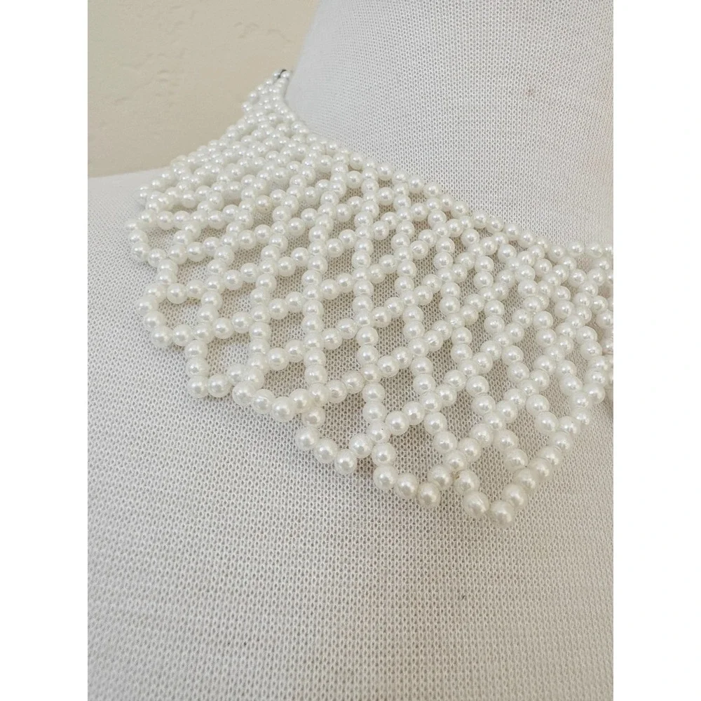 Claire's Faux Pearl Bib Necklace‎ White Woven Peter Pan Collar